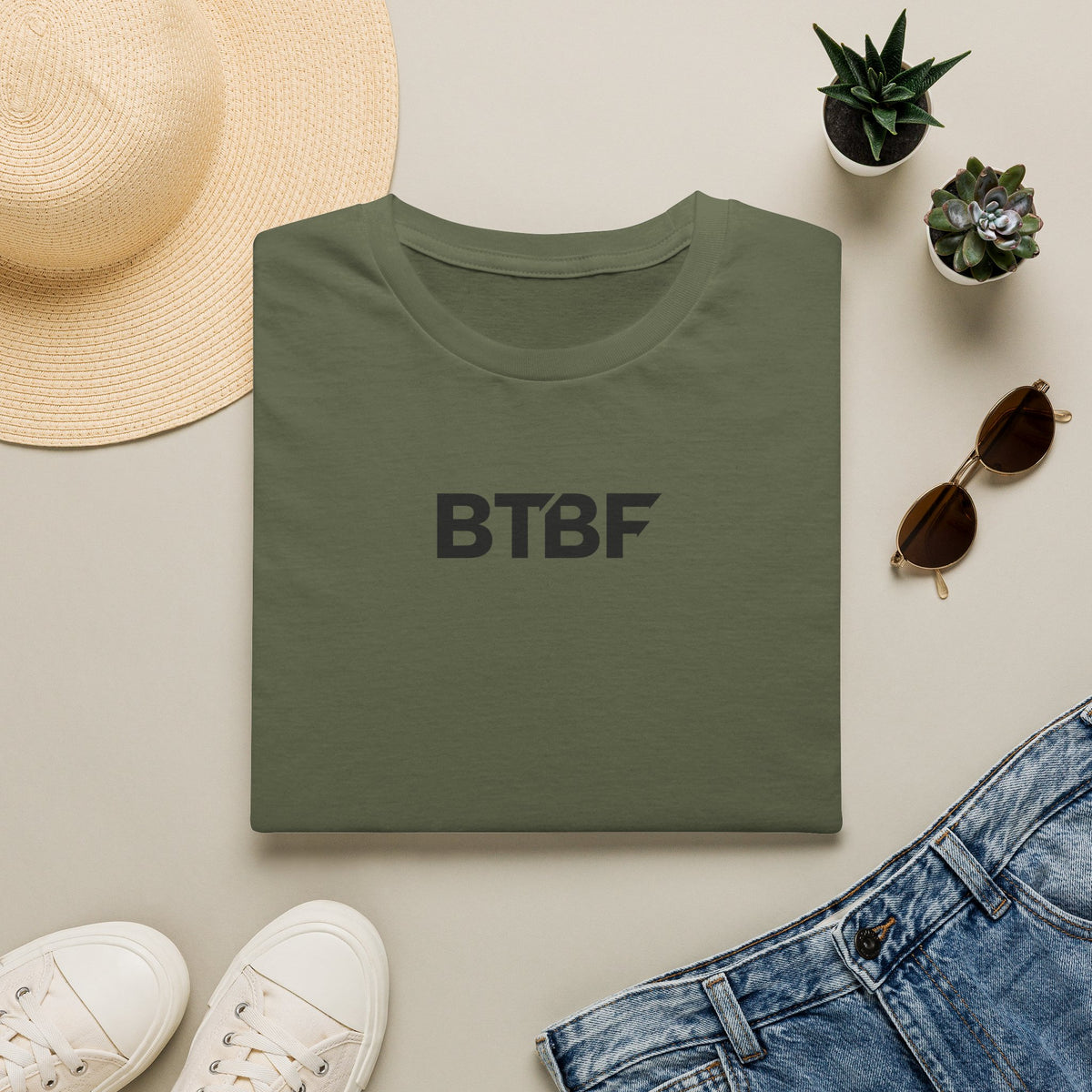 Hooked & Jacked Minimal Tee