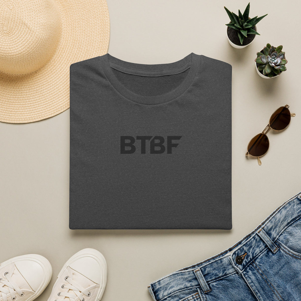 Hooked & Jacked Minimal Tee