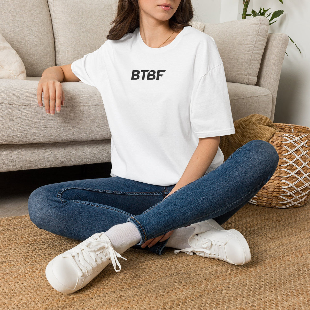 Hooked & Jacked Minimal Tee