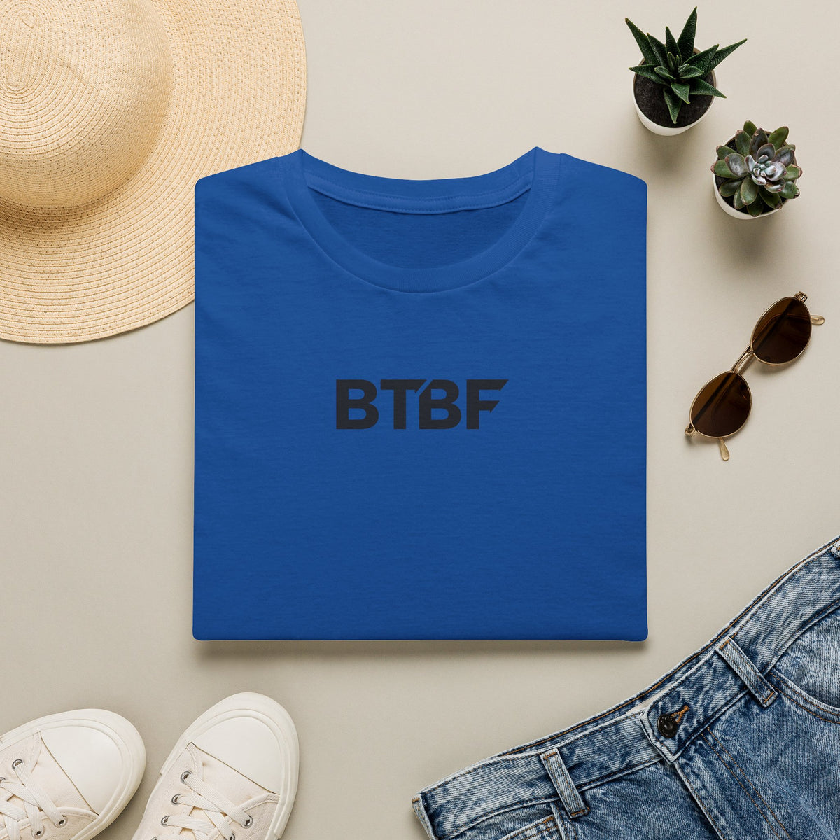 Hooked & Jacked Minimal Tee